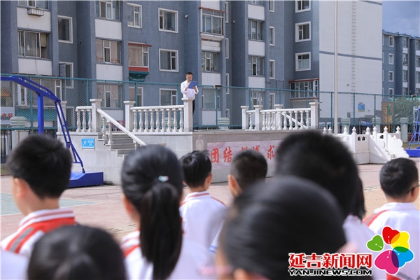 延河小学开展红色基因引领青少年健康成长活动