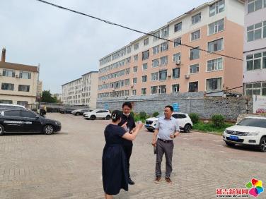 民强社区：屋顶维修解民忧 人大代表显担当