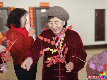 建工街道延东社区：粥香漫社区 腊梅映新春