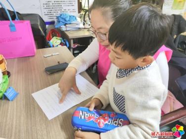 民旺社区志愿者开展为留守儿童作业辅导服务活动