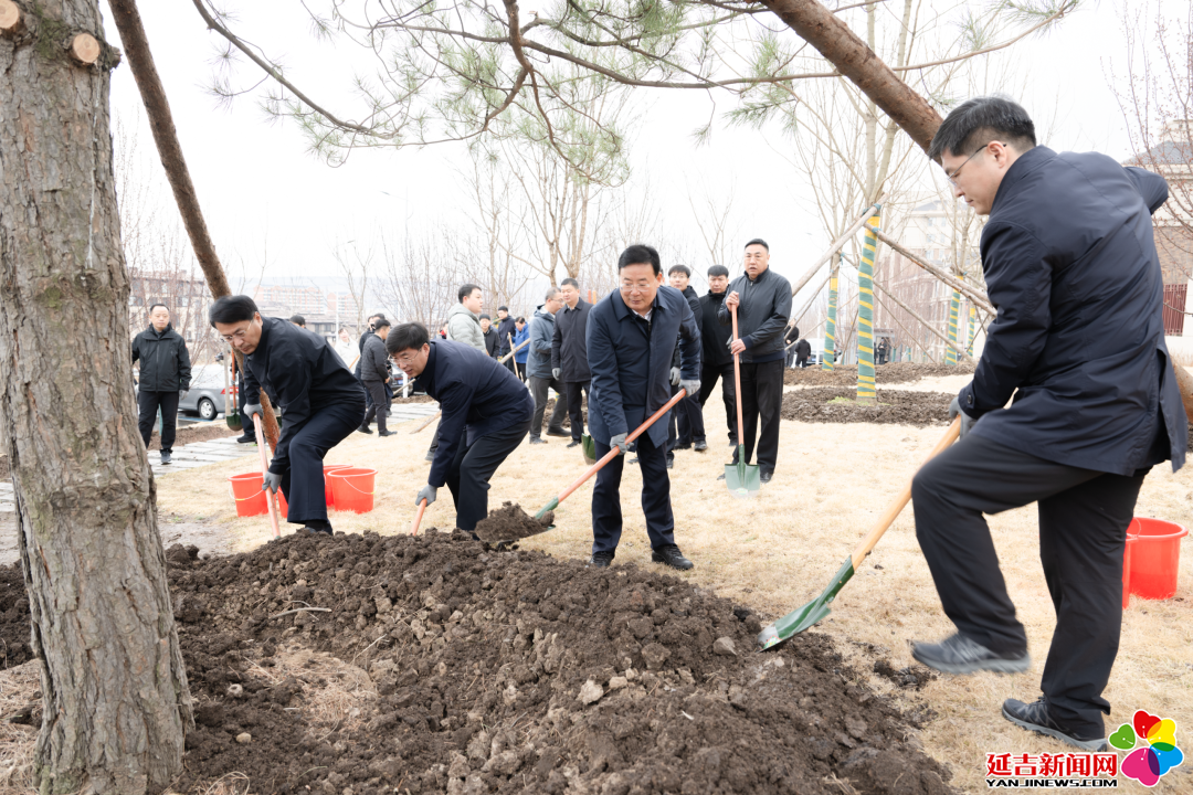 胡家福：让棵棵新苗茁壮成长株株绿树绵延成林 为延边大地增添盎然绿意铺就万顷葱茏