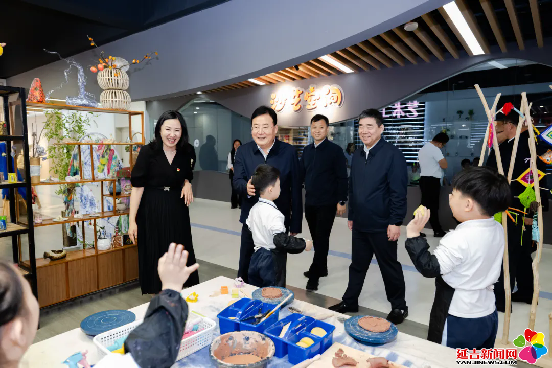 胡家福：树立远大志向 学好知识本领 锻炼强健体魄 努力成长为报效祖国建设家乡的栋梁之才
