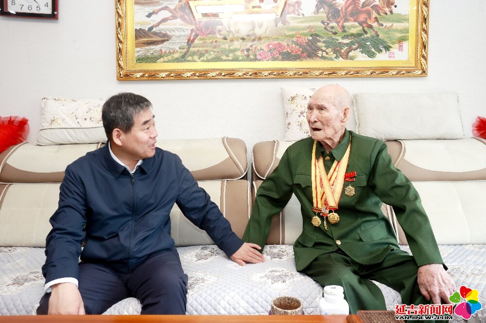 王吉宝走访慰问驻延部队官兵和优抚对象