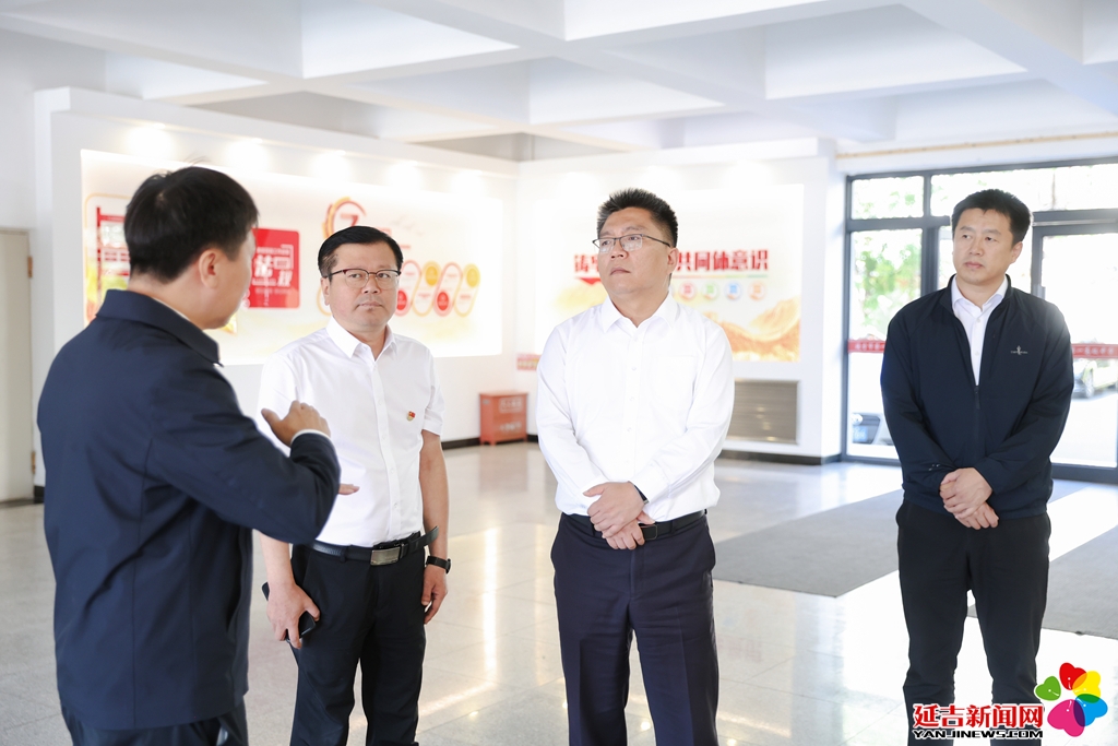 陈国磊走访慰问困难教师一线教师
